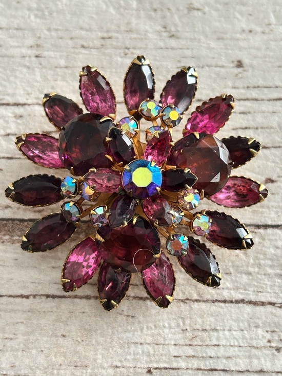 Jewelry - Gold-Tone Pink Crystal Floral Brooch - Pink Rhinestone Flower Pin